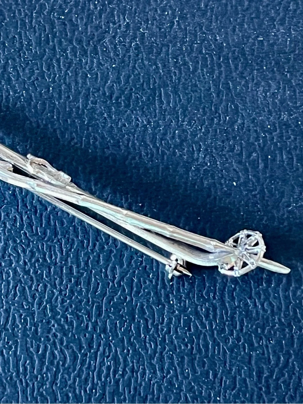 VTG Wells Sterling Silver Ski & Pole Brooch Pin 3” Winter Sport Novelty Lapel